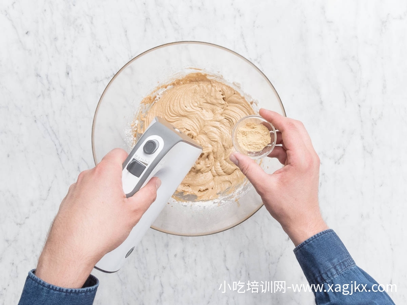 香料蜂蜜蛋糕佐梨和生姜【制作方式】